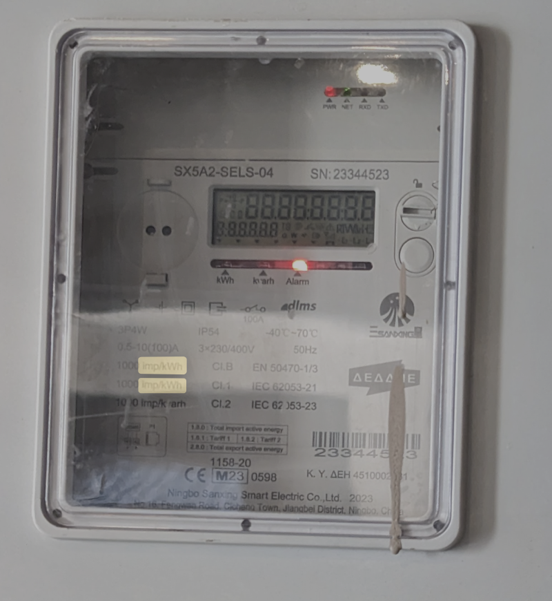 The DEDDIE smart meter — register 2.8.0 records total export active energy, even fractions of a kWh from zero-export transients