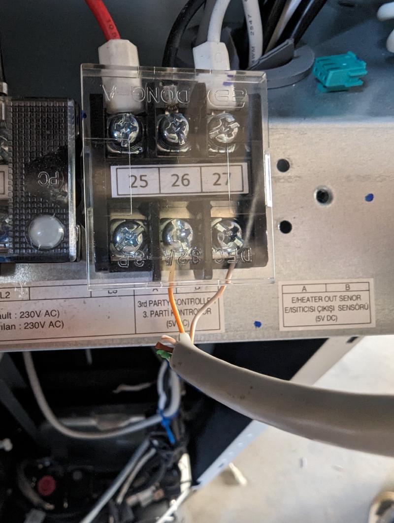 UTP cable connection from the converter to the heat pump&rsquo;s Modbus port on the PCB